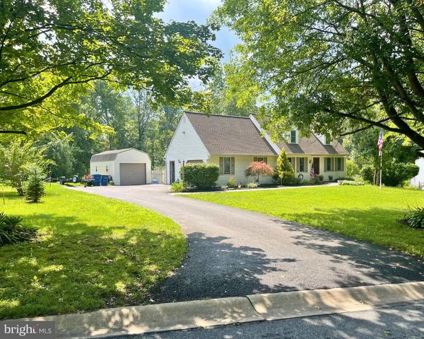 230 DOVE DR, Honey Brook, PA 19344