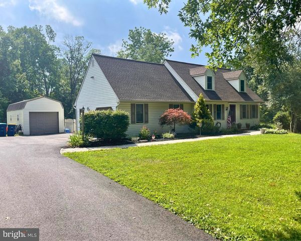 230 DOVE DR, Honey Brook, PA 19344