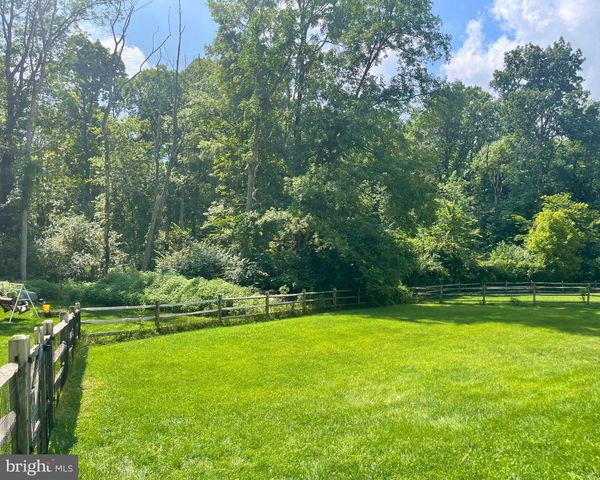 230 DOVE DR, Honey Brook, PA 19344