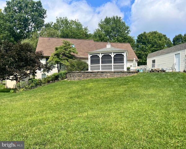 230 DOVE DR, Honey Brook, PA 19344