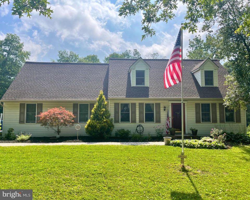 230 DOVE DR, Honey Brook, PA 19344