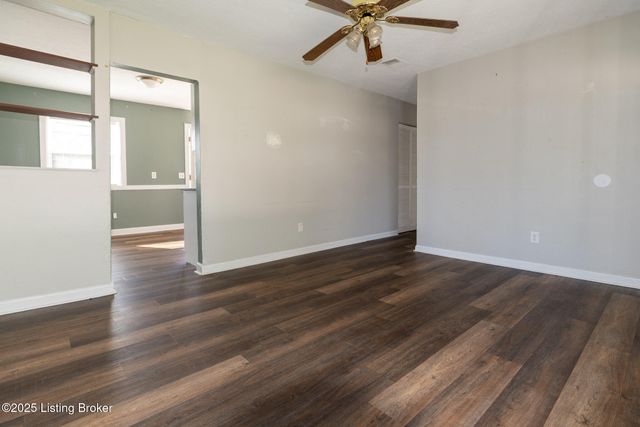 125 N Melody Ln, Louisville, KY 40229