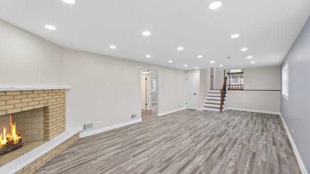 7314 Summit Road, Darien, IL 60561