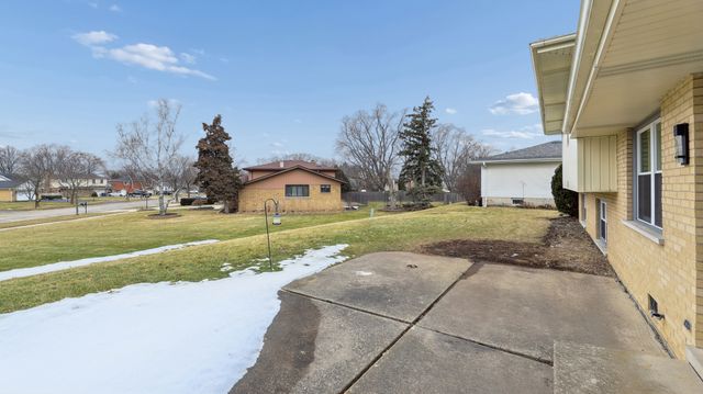 7314 Summit Road, Darien, IL 60561