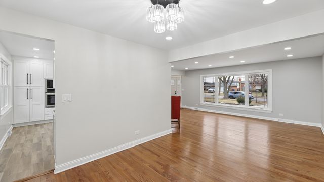 7314 Summit Road, Darien, IL 60561