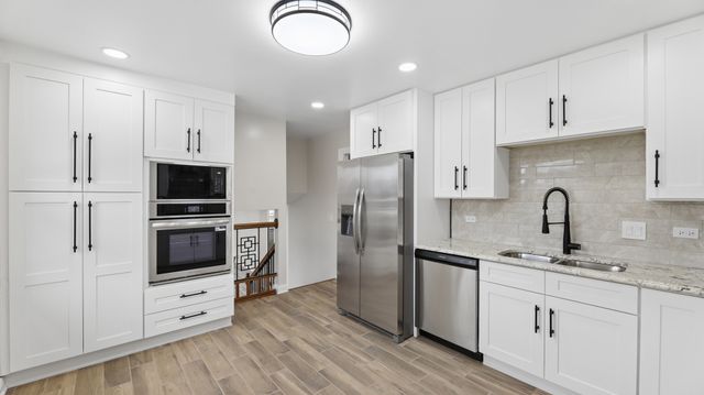 7314 Summit Road, Darien, IL 60561