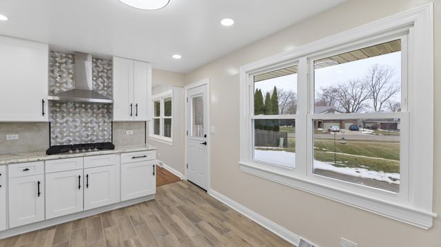 7314 Summit Road, Darien, IL 60561