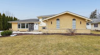 7314 Summit Road, Darien, IL 60561