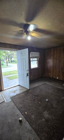 1301 N Rogers Avenue, Springfield, MO 65802