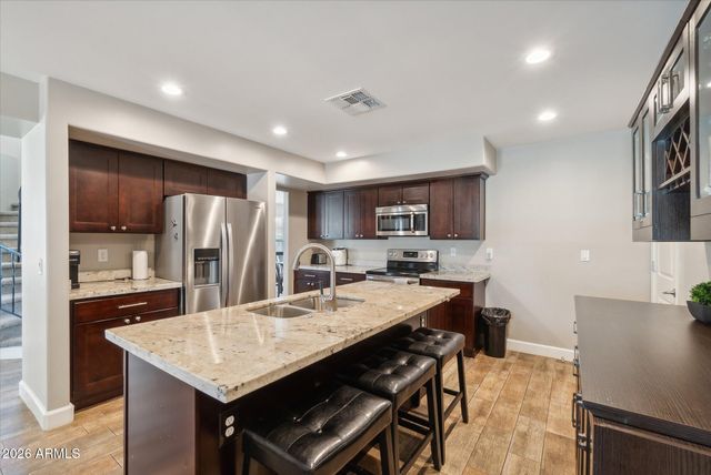 6824 W MORROW Drive, Glendale, AZ 85308