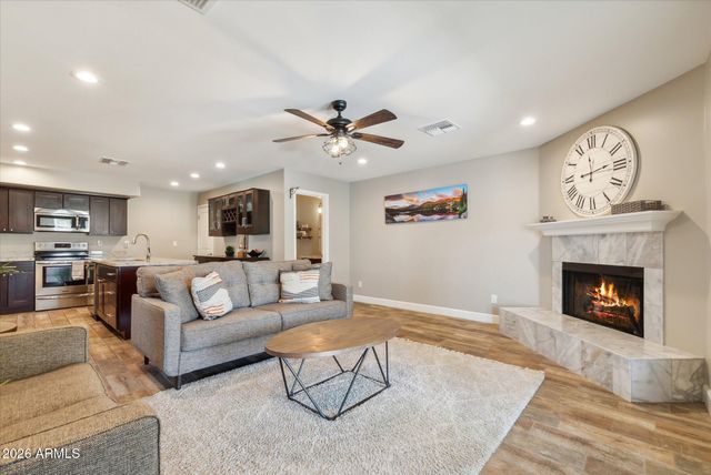 6824 W MORROW Drive, Glendale, AZ 85308