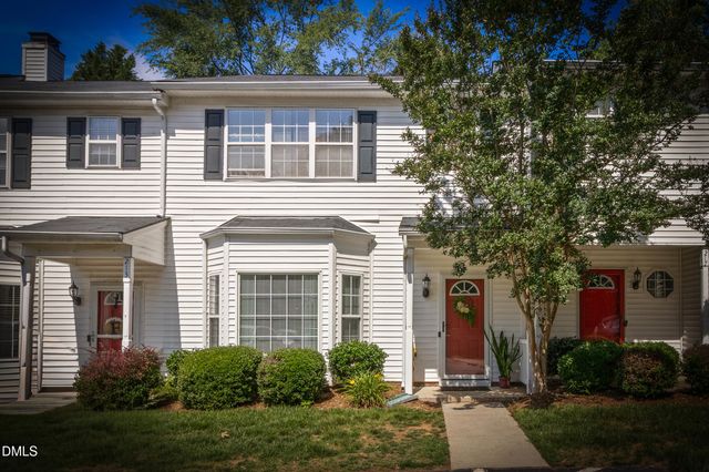 215 Pointe Crest Court, Cary, NC 27513