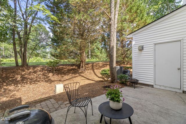 215 Pointe Crest Court, Cary, NC 27513