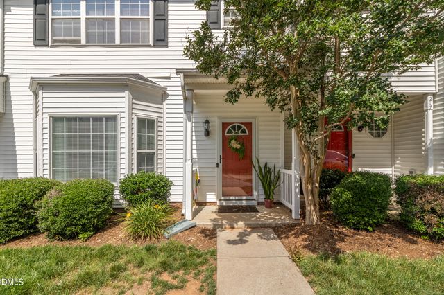 215 Pointe Crest Court, Cary, NC 27513