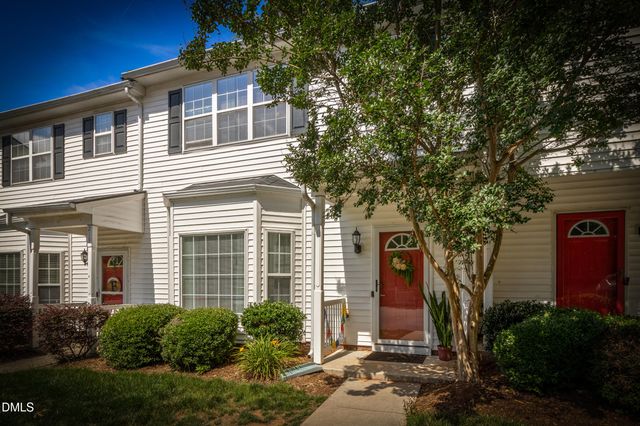 215 Pointe Crest Court, Cary, NC 27513