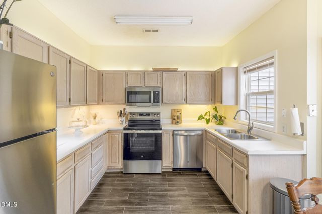 215 Pointe Crest Court, Cary, NC 27513