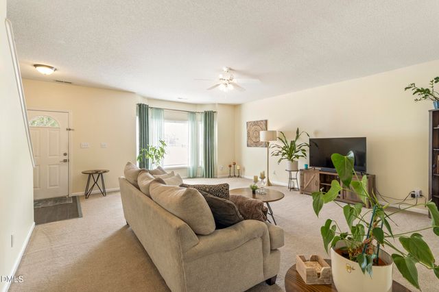 215 Pointe Crest Court, Cary, NC 27513
