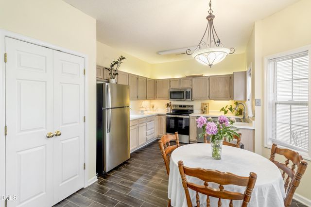 215 Pointe Crest Court, Cary, NC 27513