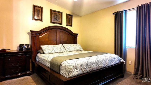 106 Linnell Way, Bakersfield, CA 93306