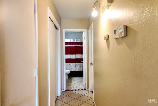 106 Linnell Way, Bakersfield, CA 93306