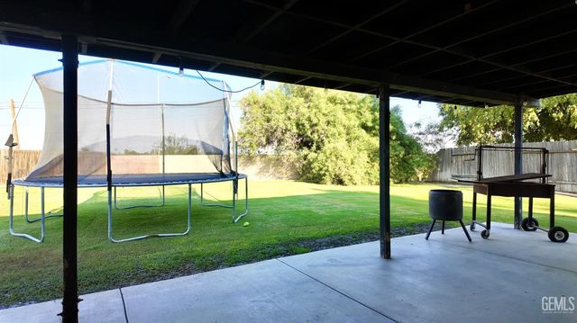 106 Linnell Way, Bakersfield, CA 93306