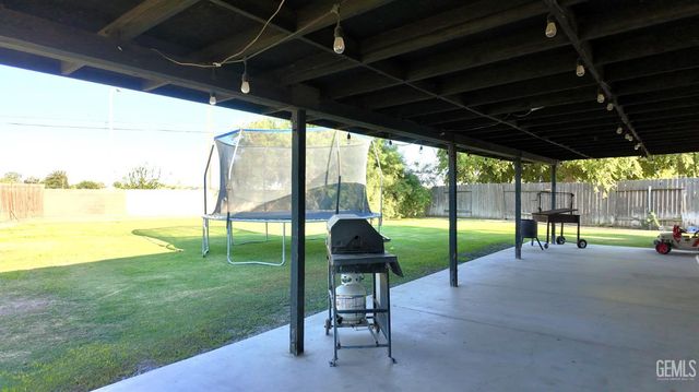 106 Linnell Way, Bakersfield, CA 93306