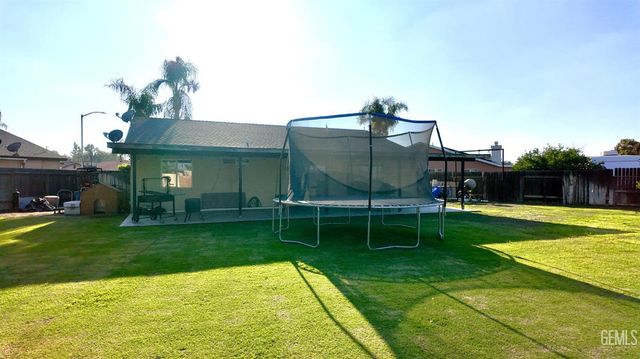 106 Linnell Way, Bakersfield, CA 93306