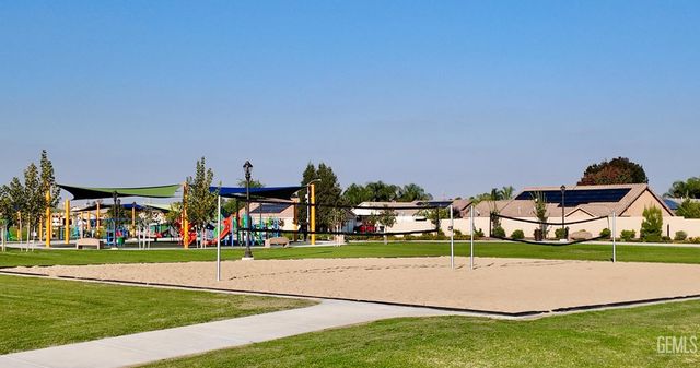 106 Linnell Way, Bakersfield, CA 93306