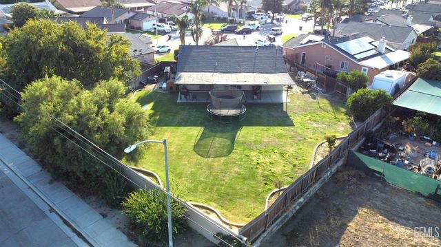 106 Linnell Way, Bakersfield, CA 93306