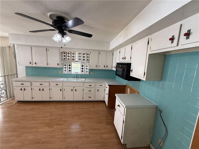 6905 Sycamore Avenue, Kansas City, MO 64133