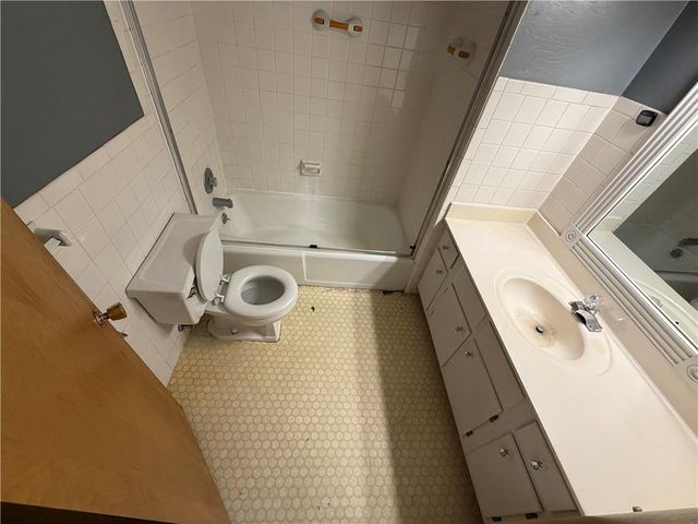 6905 Sycamore Avenue, Kansas City, MO 64133