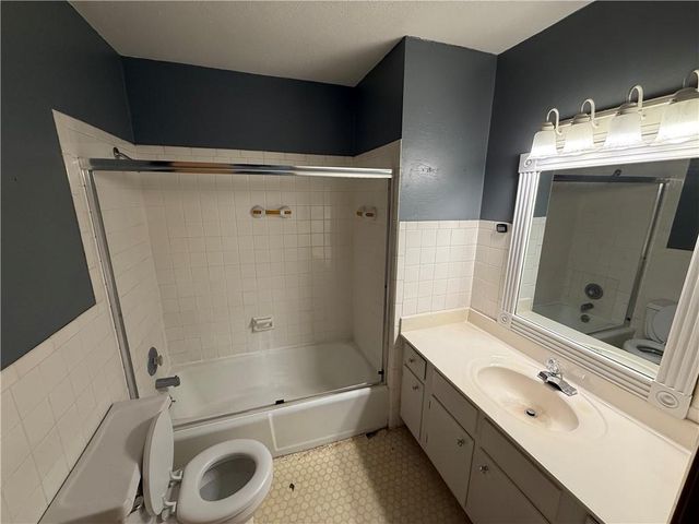 6905 Sycamore Avenue, Kansas City, MO 64133