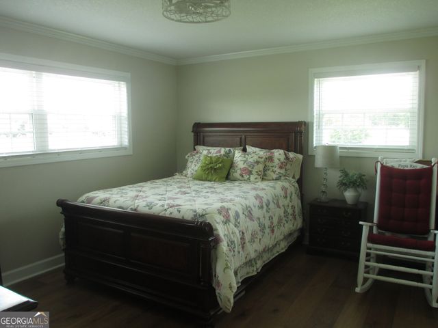 29 Pine Forest Avenue, Hazlehurst, GA 31539