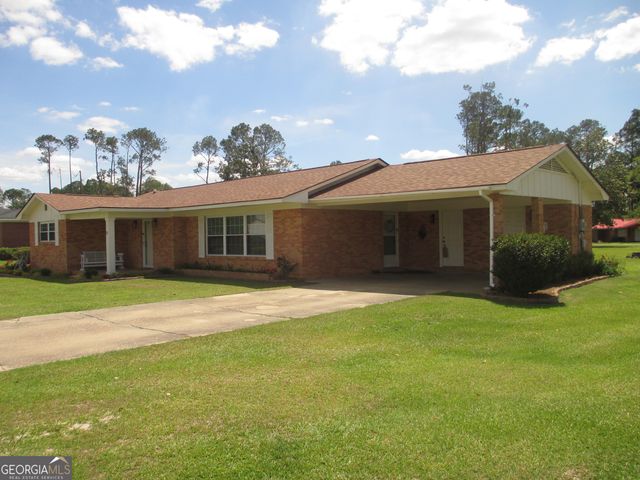 29 Pine Forest Avenue, Hazlehurst, GA 31539