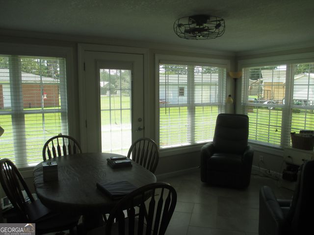 29 Pine Forest Avenue, Hazlehurst, GA 31539