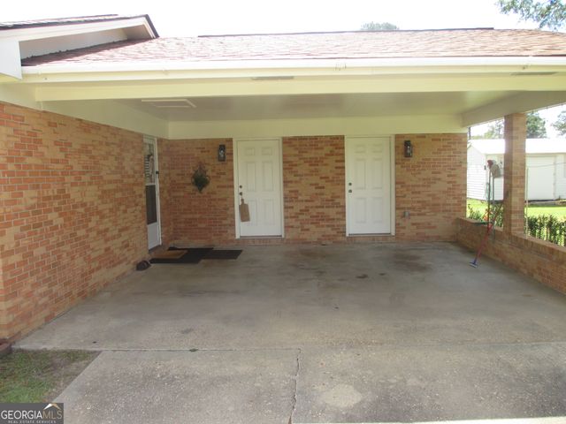 29 Pine Forest Avenue, Hazlehurst, GA 31539
