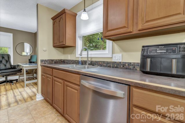 18 Mctindal Circle, Asheville, NC 28803