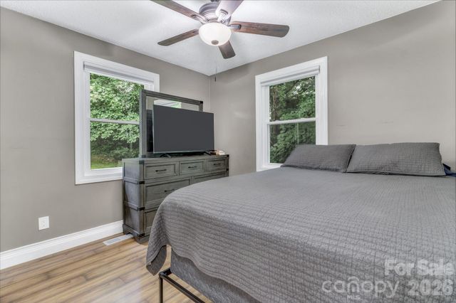 18 Mctindal Circle, Asheville, NC 28803