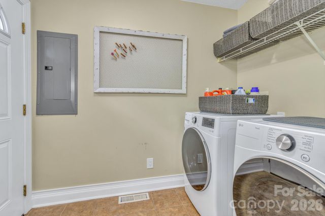 18 Mctindal Circle, Asheville, NC 28803