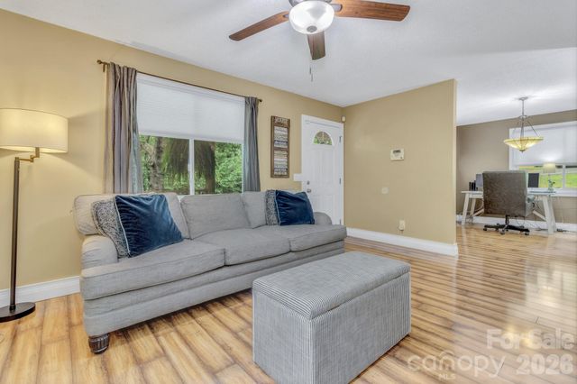 18 Mctindal Circle, Asheville, NC 28803