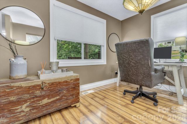 18 Mctindal Circle, Asheville, NC 28803