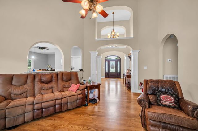 1004 Little Bartons Creek Rd, Cumberland Furnace, TN 37051