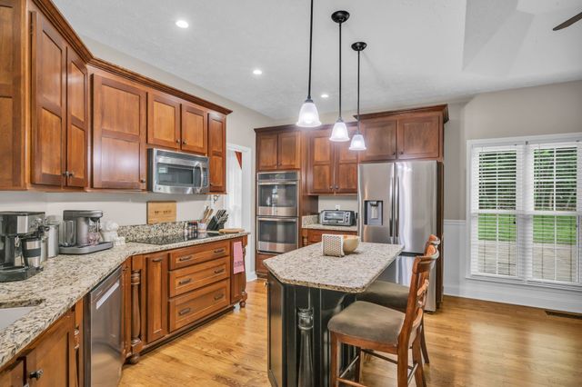 1004 Little Bartons Creek Rd, Cumberland Furnace, TN 37051