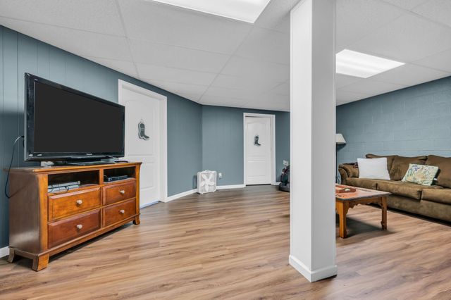 1004 Little Bartons Creek Rd, Cumberland Furnace, TN 37051