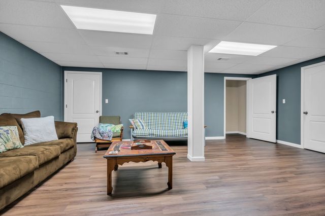 1004 Little Bartons Creek Rd, Cumberland Furnace, TN 37051