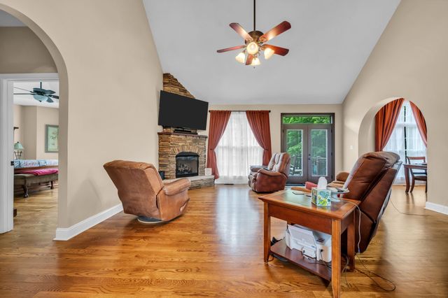 1004 Little Bartons Creek Rd, Cumberland Furnace, TN 37051