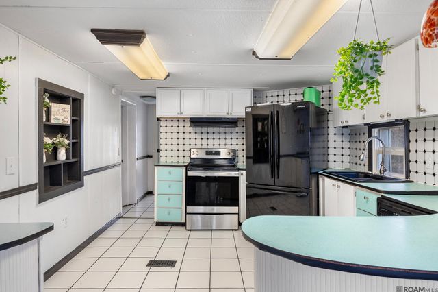 18739 River Bend Rd, Maurepas, LA 70449