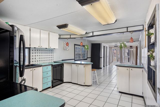 18739 River Bend Rd, Maurepas, LA 70449