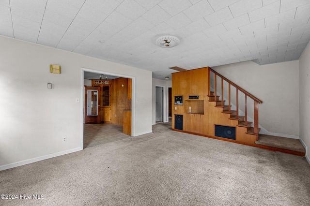 905 Madam Moores Lane, New Bern, NC 28562