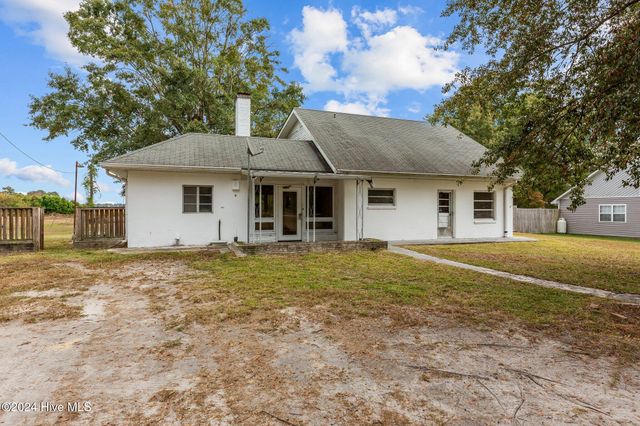 905 Madam Moores Lane, New Bern, NC 28562